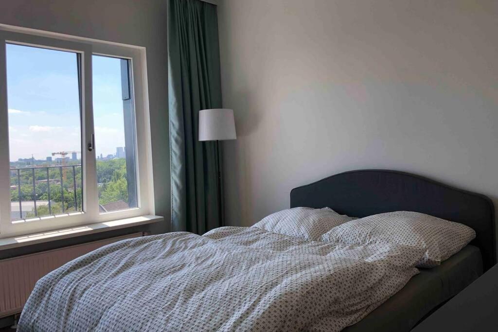 Studio Apartment Uber Den Wolken Berlin Luaran gambar