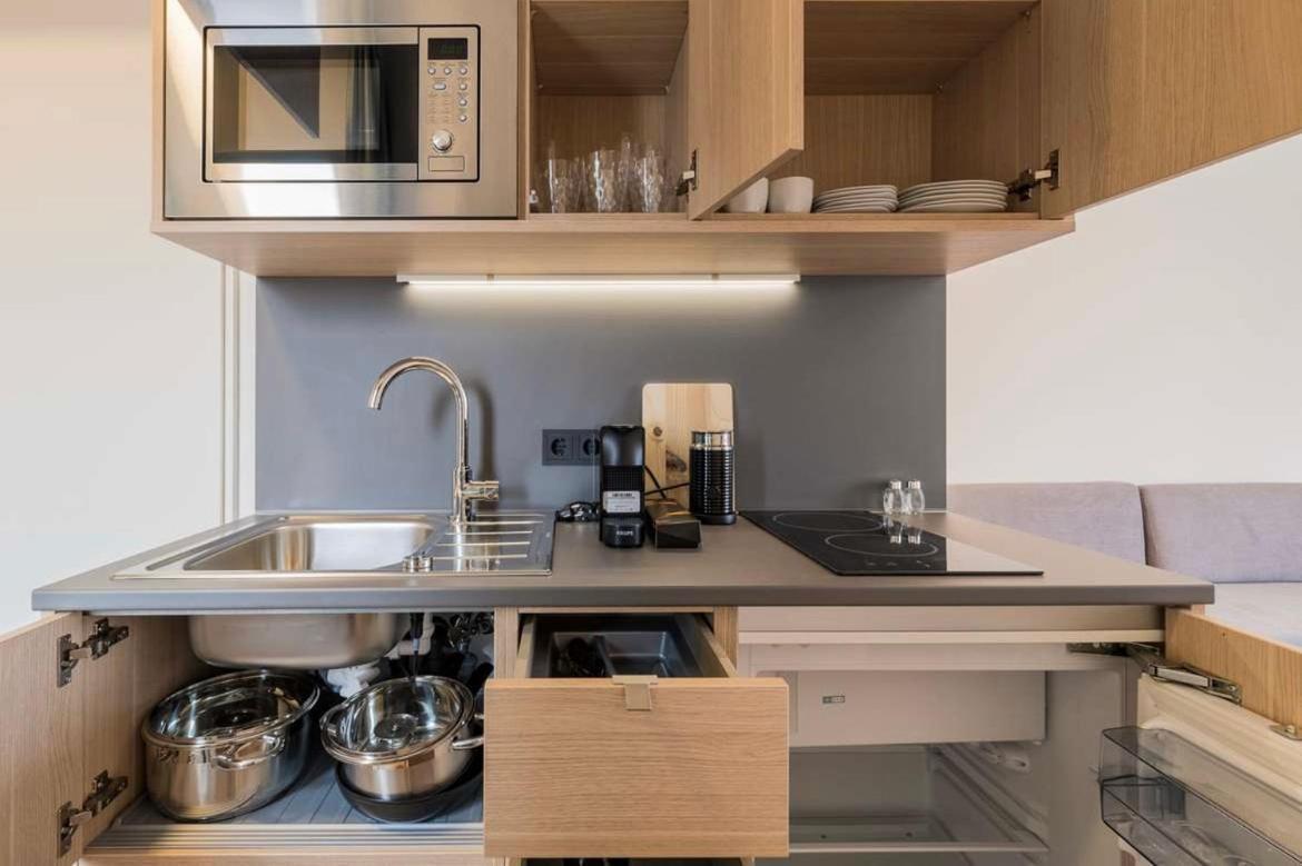 Studio Apartment Uber Den Wolken Berlin Luaran gambar