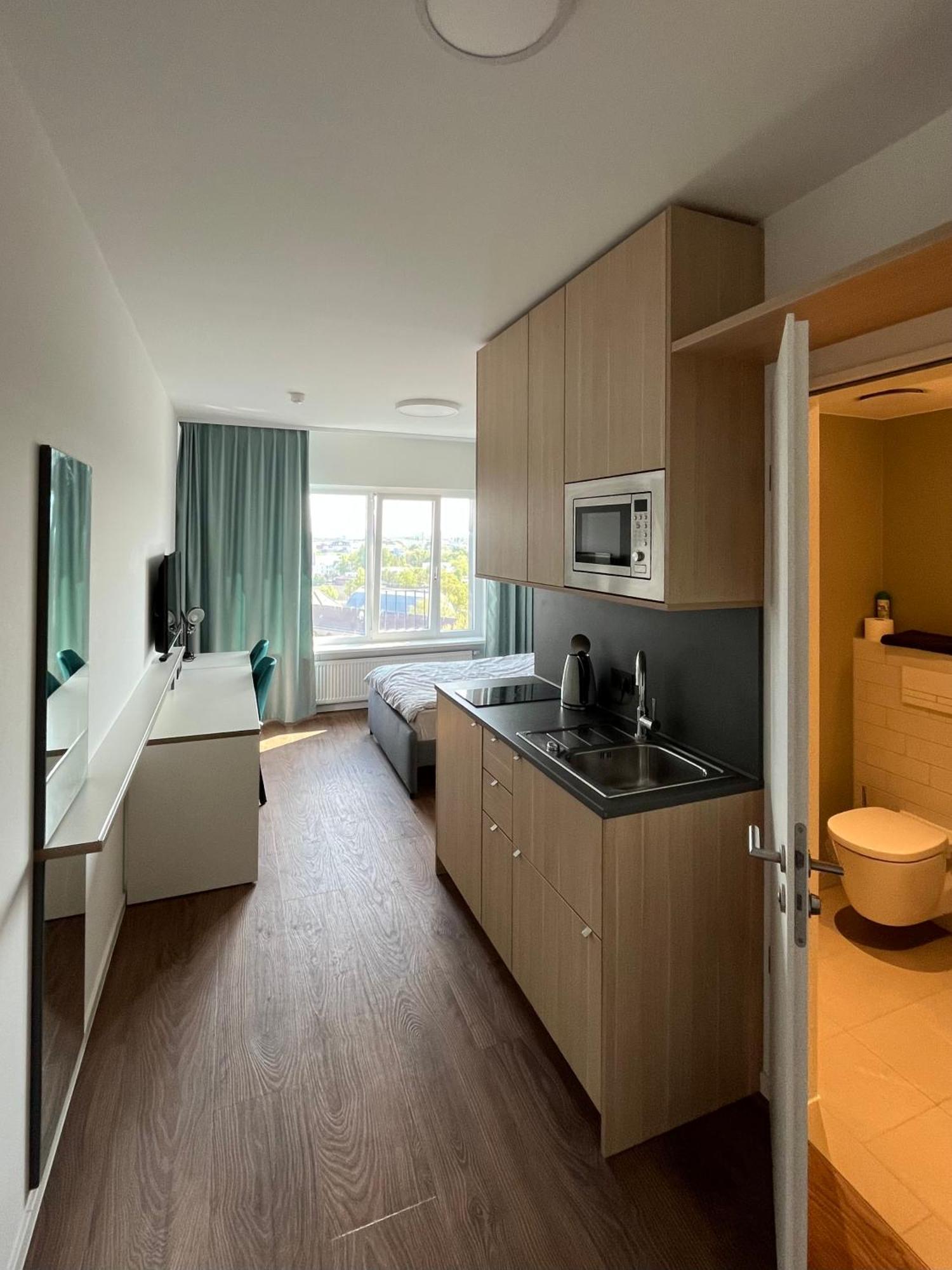 Studio Apartment Uber Den Wolken Berlin Luaran gambar